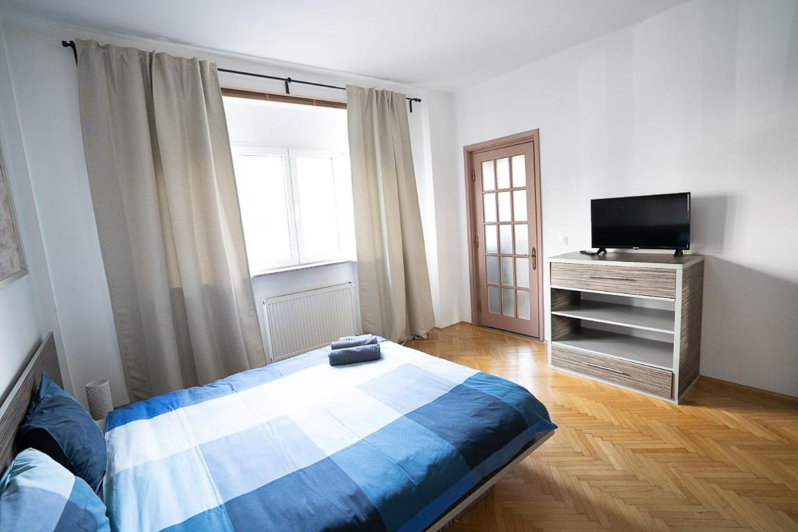 בוקרשט Cismigiu Garden Apartment מראה חיצוני תמונה